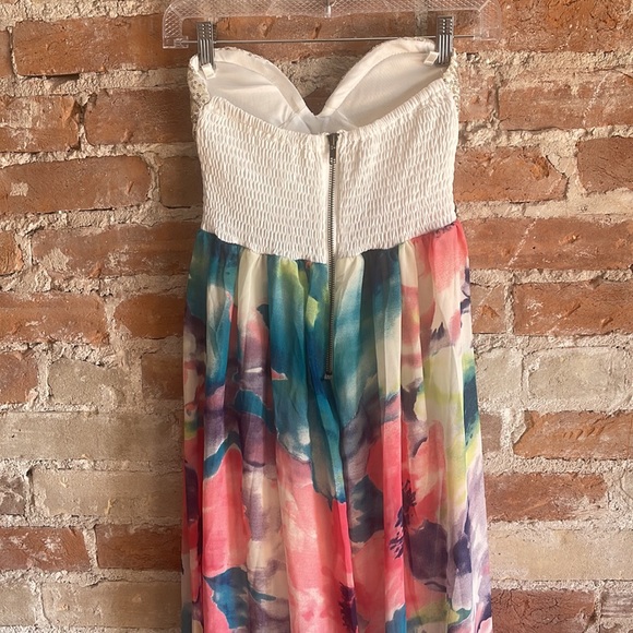 Beautiful, unique maxi dress. - Picture 4 of 4